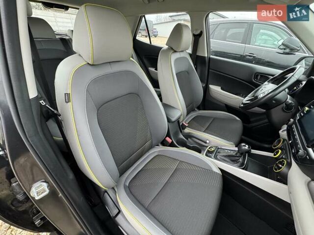 Серый Хендай Venue, объемом двигателя 1.59 л и пробегом 57 тыс. км за 14900 $, фото 25 на Automoto.ua