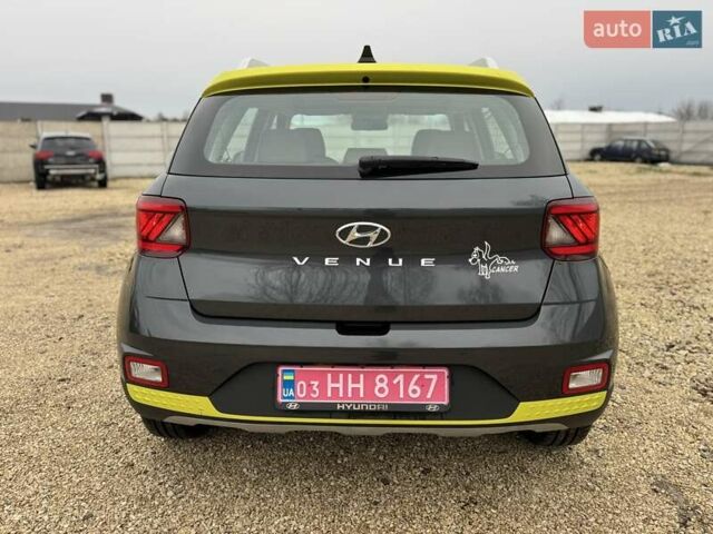Серый Хендай Venue, объемом двигателя 1.59 л и пробегом 57 тыс. км за 14900 $, фото 4 на Automoto.ua
