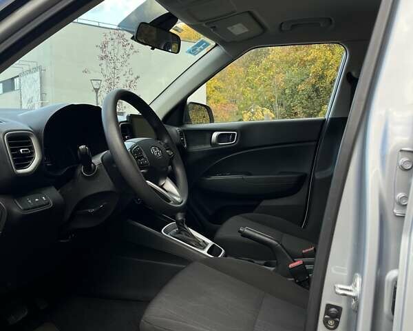 Серый Хендай Venue, объемом двигателя 1.6 л и пробегом 76 тыс. км за 14100 $, фото 14 на Automoto.ua