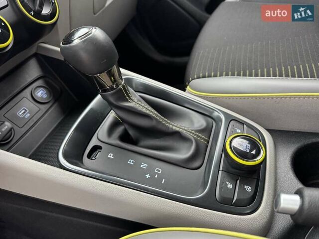 Серый Хендай Venue, объемом двигателя 1.59 л и пробегом 57 тыс. км за 14900 $, фото 28 на Automoto.ua