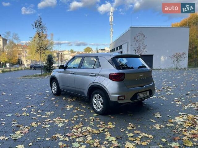 Серый Хендай Venue, объемом двигателя 1.6 л и пробегом 76 тыс. км за 14100 $, фото 4 на Automoto.ua