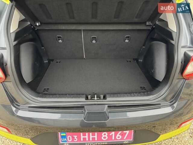 Серый Хендай Venue, объемом двигателя 1.59 л и пробегом 57 тыс. км за 14900 $, фото 17 на Automoto.ua