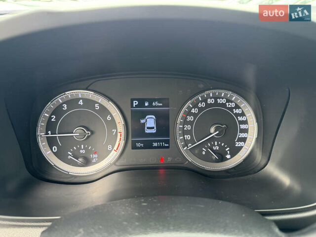 Серый Хендай Venue, объемом двигателя 1.6 л и пробегом 38 тыс. км за 17900 $, фото 8 на Automoto.ua