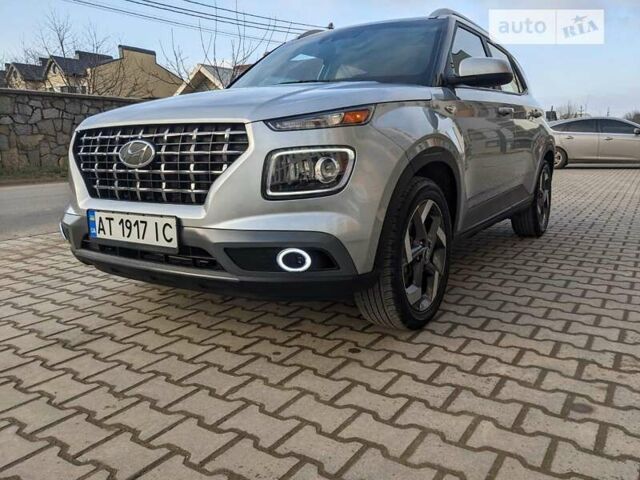 Серый Хендай Venue, объемом двигателя 1.59 л и пробегом 47 тыс. км за 15650 $, фото 4 на Automoto.ua