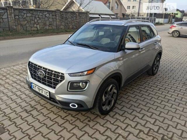 Серый Хендай Venue, объемом двигателя 1.59 л и пробегом 47 тыс. км за 15650 $, фото 3 на Automoto.ua