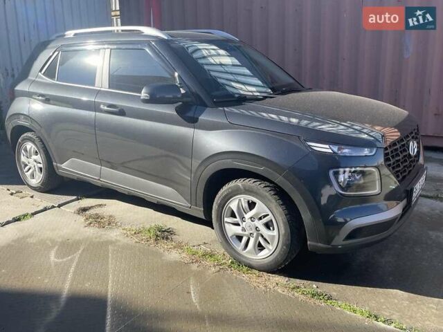 Серый Хендай Venue, объемом двигателя 1.6 л и пробегом 58 тыс. км за 17400 $, фото 1 на Automoto.ua