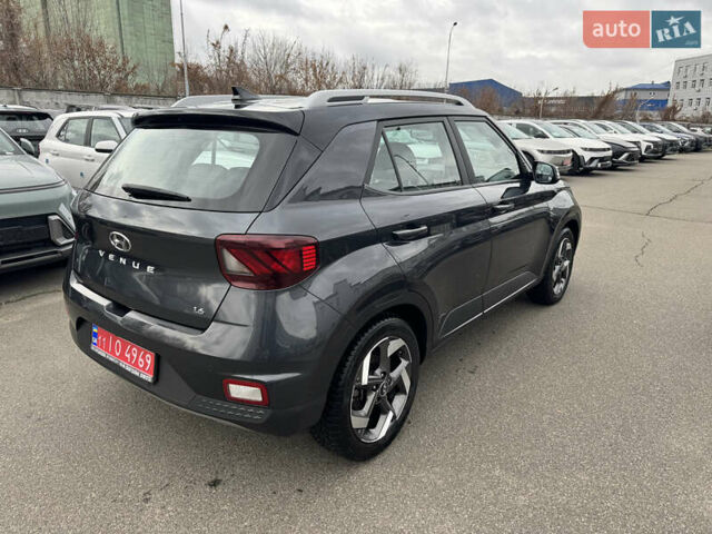 Серый Хендай Venue, объемом двигателя 1.6 л и пробегом 38 тыс. км за 17900 $, фото 2 на Automoto.ua
