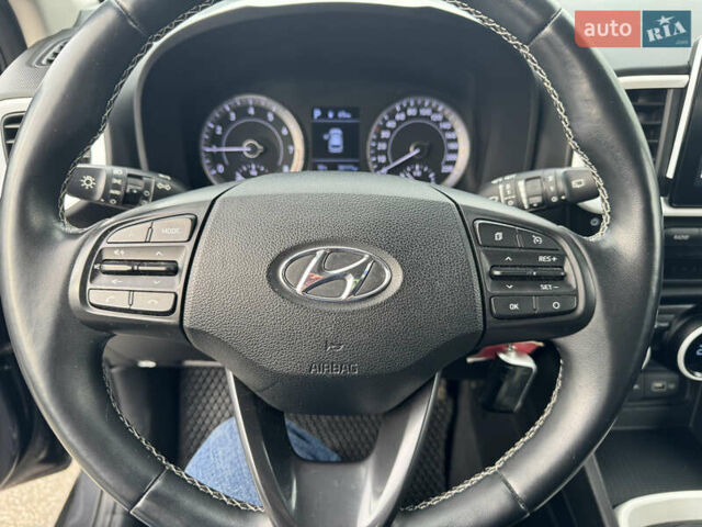 Серый Хендай Venue, объемом двигателя 1.6 л и пробегом 38 тыс. км за 17900 $, фото 9 на Automoto.ua