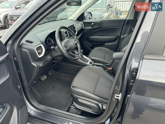 Серый Хендай Venue, объемом двигателя 1.6 л и пробегом 38 тыс. км за 17900 $, фото 5 на Automoto.ua