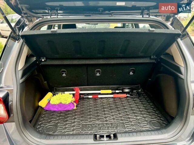 Сірий Хендай Venue, об'ємом двигуна 1.6 л та пробігом 12 тис. км за 20000 $, фото 9 на Automoto.ua
