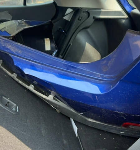 Синий Хендай Venue, объемом двигателя 1.59 л и пробегом 99 тыс. км за 10800 $, фото 8 на Automoto.ua