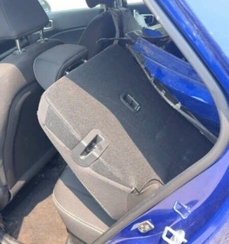 Синий Хендай Venue, объемом двигателя 1.59 л и пробегом 99 тыс. км за 10800 $, фото 9 на Automoto.ua