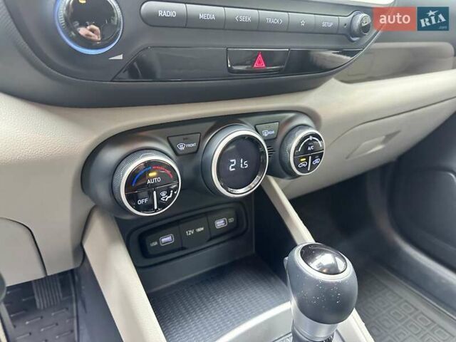 Синій Хендай Venue, об'ємом двигуна 1.59 л та пробігом 57 тис. км за 17961 $, фото 27 на Automoto.ua