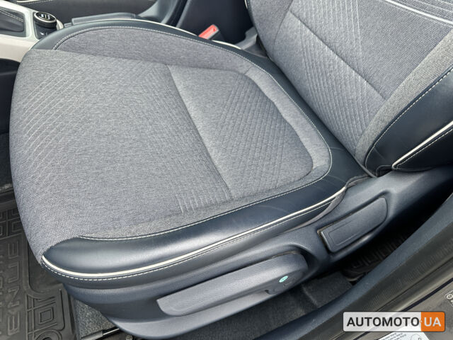 Синий Хендай Venue, объемом двигателя 1.6 л и пробегом 58 тыс. км за 18000 $, фото 19 на Automoto.ua