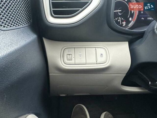 Синій Хендай Venue, об'ємом двигуна 1.59 л та пробігом 57 тис. км за 17961 $, фото 32 на Automoto.ua