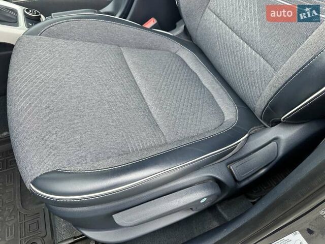Синій Хендай Venue, об'ємом двигуна 1.59 л та пробігом 57 тис. км за 17961 $, фото 19 на Automoto.ua