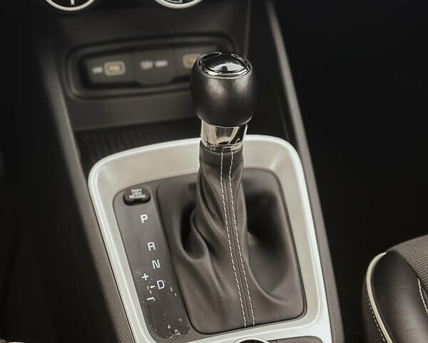 Синий Хендай Venue, объемом двигателя 1.5 л и пробегом 26 тыс. км за 16000 $, фото 10 на Automoto.ua