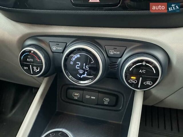 Синій Хендай Venue, об'ємом двигуна 1.59 л та пробігом 30 тис. км за 19900 $, фото 28 на Automoto.ua