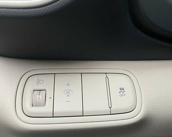 Синий Хендай Venue, объемом двигателя 1.59 л и пробегом 47 тыс. км за 19000 $, фото 11 на Automoto.ua