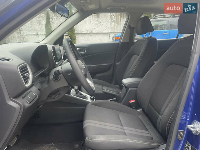 Синій Хендай Venue, об'ємом двигуна 1.5 л та пробігом 56 тис. км за 15900 $, фото 17 на Automoto.ua