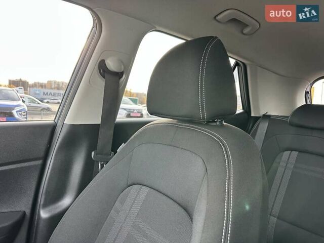 Синій Хендай Venue, об'ємом двигуна 1.59 л та пробігом 10 тис. км за 20500 $, фото 31 на Automoto.ua