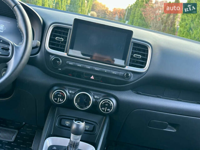 Синий Хендай Venue, объемом двигателя 1.59 л и пробегом 9 тыс. км за 20500 $, фото 34 на Automoto.ua