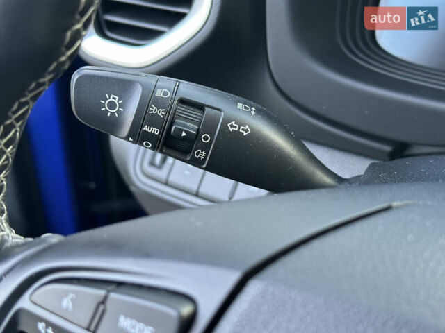 Синий Хендай Venue, объемом двигателя 1.59 л и пробегом 9 тыс. км за 20500 $, фото 65 на Automoto.ua