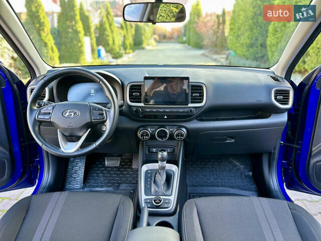 Синий Хендай Venue, объемом двигателя 1.59 л и пробегом 9 тыс. км за 20500 $, фото 4 на Automoto.ua