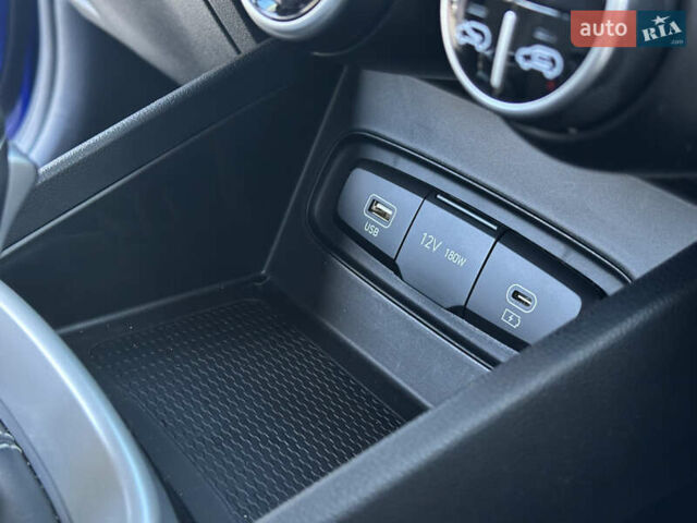 Синий Хендай Venue, объемом двигателя 1.59 л и пробегом 9 тыс. км за 20500 $, фото 46 на Automoto.ua