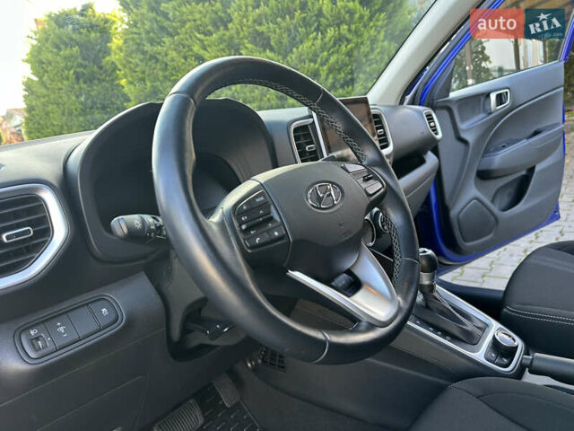Синий Хендай Venue, объемом двигателя 1.59 л и пробегом 9 тыс. км за 20500 $, фото 54 на Automoto.ua