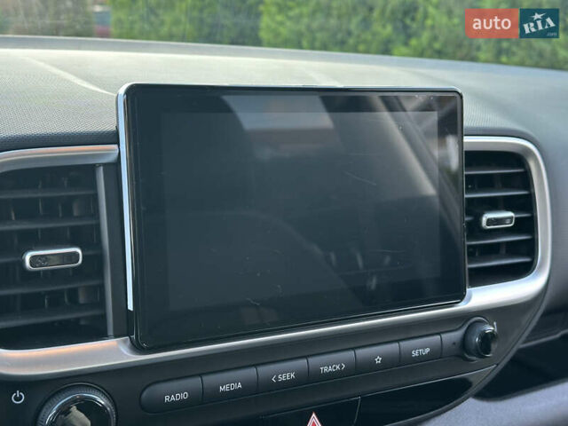 Синий Хендай Venue, объемом двигателя 1.59 л и пробегом 9 тыс. км за 20500 $, фото 57 на Automoto.ua