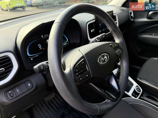 Зеленый Хендай Venue, объемом двигателя 1.59 л и пробегом 22 тыс. км за 18500 $, фото 20 на Automoto.ua