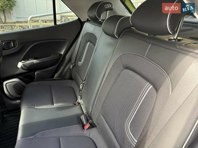 Зеленый Хендай Venue, объемом двигателя 1.59 л и пробегом 22 тыс. км за 18500 $, фото 24 на Automoto.ua