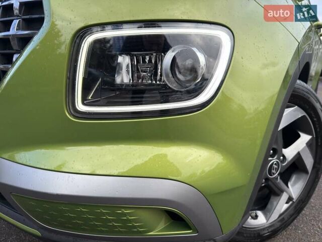 Зеленый Хендай Venue, объемом двигателя 1.59 л и пробегом 22 тыс. км за 18500 $, фото 6 на Automoto.ua