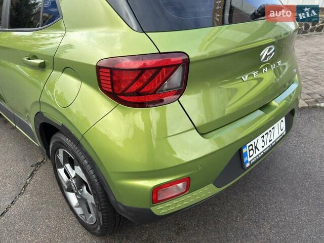 Зеленый Хендай Venue, объемом двигателя 1.59 л и пробегом 22 тыс. км за 18500 $, фото 7 на Automoto.ua