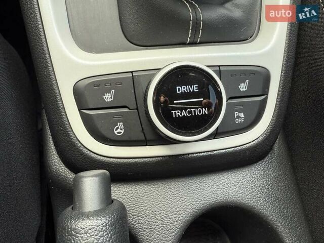 Зеленый Хендай Venue, объемом двигателя 1.59 л и пробегом 22 тыс. км за 18500 $, фото 29 на Automoto.ua