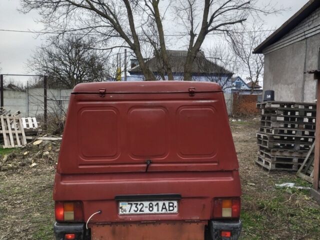 Красный ИЖ 2117, объемом двигателя 2 л и пробегом 90 тыс. км за 800 $, фото 2 на Automoto.ua