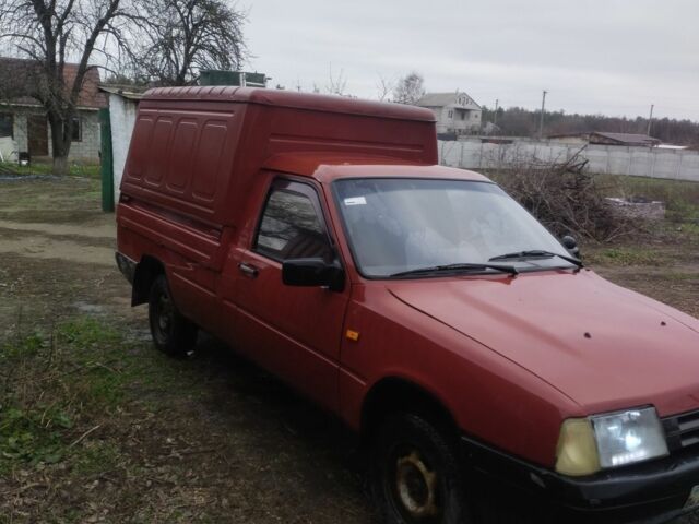 Красный ИЖ 2117, объемом двигателя 2 л и пробегом 90 тыс. км за 800 $, фото 5 на Automoto.ua