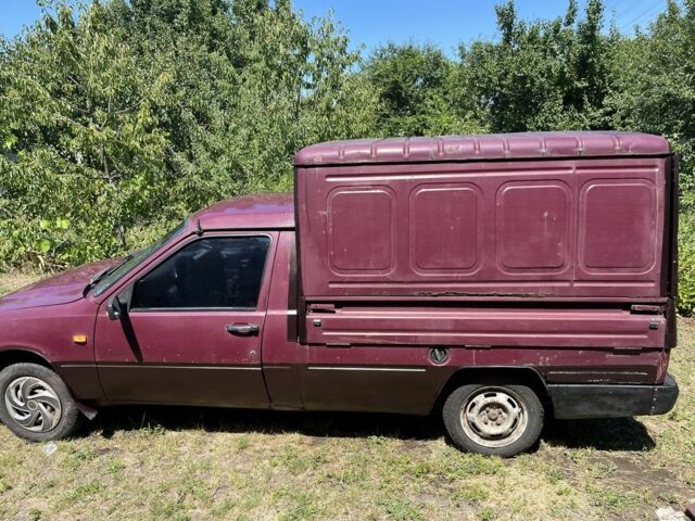 Красный ИЖ 2117, объемом двигателя 1.6 л и пробегом 71 тыс. км за 550 $, фото 2 на Automoto.ua