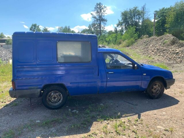 Синий ИЖ 2117, объемом двигателя 1.6 л и пробегом 307 тыс. км за 882 $, фото 1 на Automoto.ua