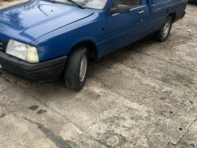 Синий ИЖ 2117, объемом двигателя 0 л и пробегом 200 тыс. км за 1000 $, фото 2 на Automoto.ua