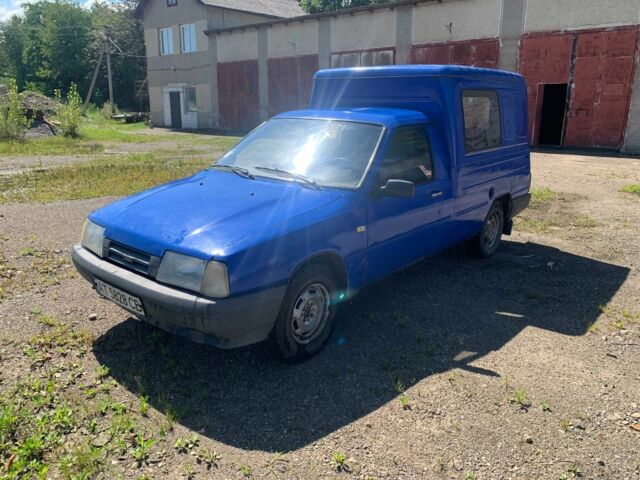 Синий ИЖ 2117, объемом двигателя 0 л и пробегом 307 тыс. км за 875 $, фото 2 на Automoto.ua