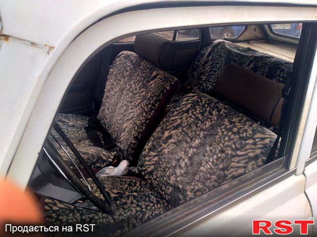 Белый ИЖ 2125, объемом двигателя 1.5 л и пробегом 115 тыс. км за 430 $, фото 2 на Automoto.ua