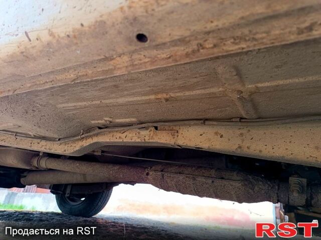 Бежевый ИЖ 2125, объемом двигателя 1.5 л и пробегом 52 тыс. км за 600 $, фото 5 на Automoto.ua