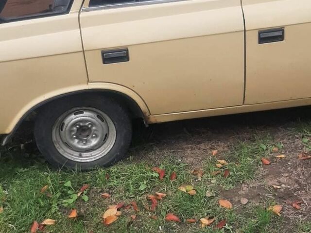 Желтый ИЖ 2125 Комби, объемом двигателя 1.5 л и пробегом 100 тыс. км за 500 $, фото 12 на Automoto.ua