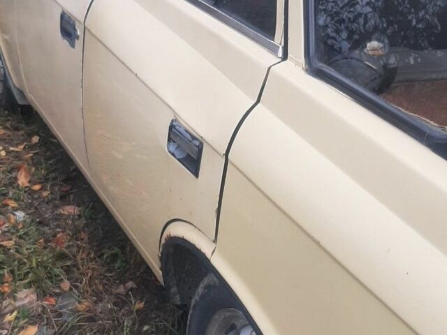 Желтый ИЖ 2125 Комби, объемом двигателя 1.5 л и пробегом 100 тыс. км за 500 $, фото 10 на Automoto.ua