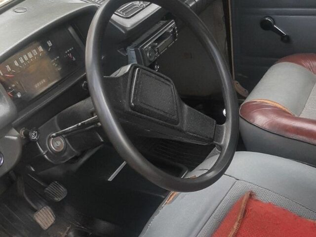 Желтый ИЖ 2125 Комби, объемом двигателя 1.5 л и пробегом 100 тыс. км за 500 $, фото 7 на Automoto.ua