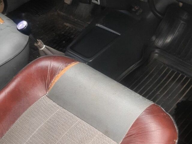 Желтый ИЖ 2125 Комби, объемом двигателя 1.5 л и пробегом 100 тыс. км за 500 $, фото 5 на Automoto.ua