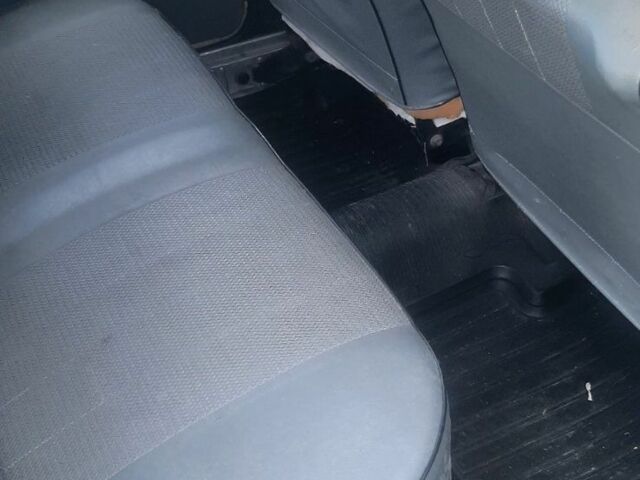 Желтый ИЖ 2125 Комби, объемом двигателя 1.5 л и пробегом 100 тыс. км за 500 $, фото 6 на Automoto.ua