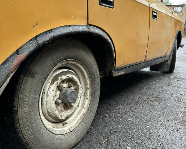 Желтый ИЖ 2125 Комби, объемом двигателя 1.5 л и пробегом 57 тыс. км за 650 $, фото 9 на Automoto.ua